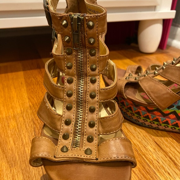 Colorful Aztec Wedges - Picture 2 of 3